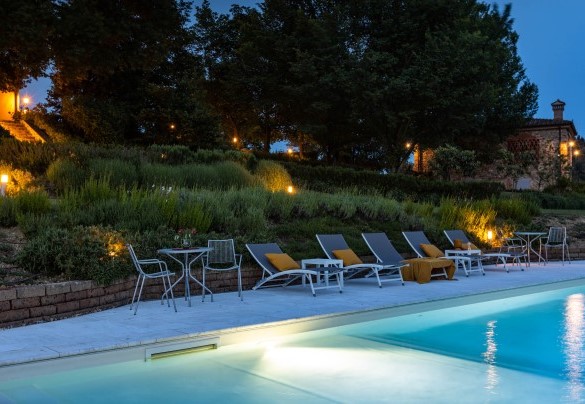 La piscina in notturna - Le Querce dei Medici 
