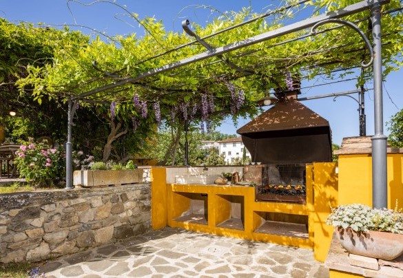 Zona barbecue adiacente alla pergola - Le Querce dei Medici   