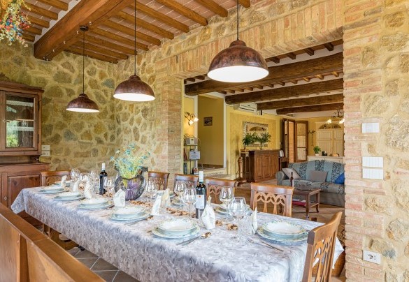 La luminosa sala da pranzo - Le Terre di Nunzio