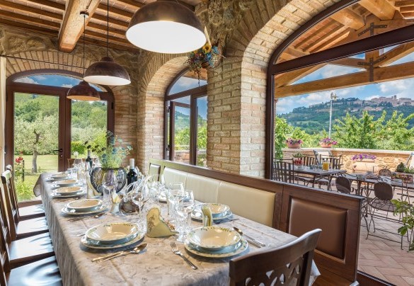 La luminosa sala da pranzo - Le Terre di Nunzio
