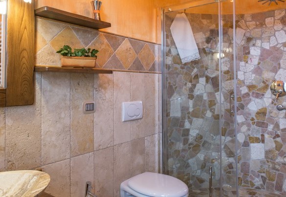 Il moderno bagno en-suite - Le Terre di Nunzio