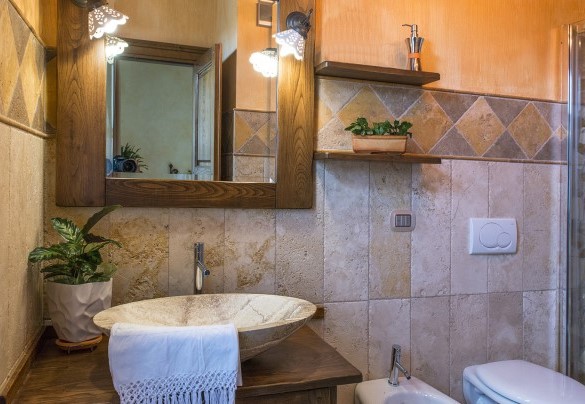 Il moderno bagno en-suite - Le Terre di Nunzio