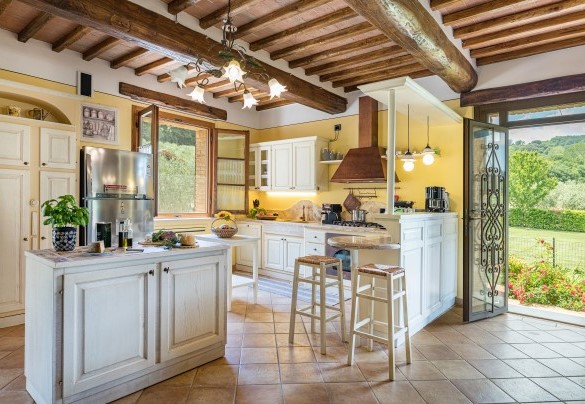 La moderna cucina all'estremità dell'open space - Le Terre di Nunzio