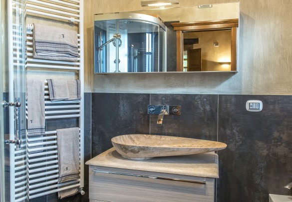 Il fantastico bagno en-suite con doccia - Le Terre di Nunzio