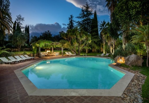 La piscina di sera - Linera
