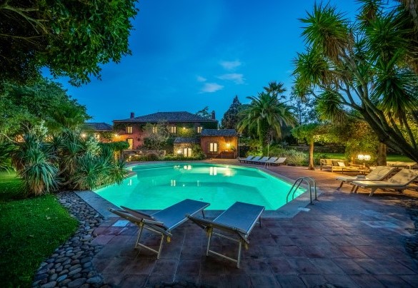 La piscina di sera - Linera