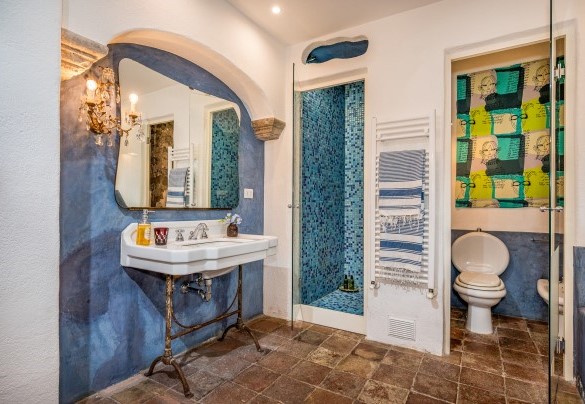 Bagno con vasca e doccia separate n. 4 al piano inferiore  - Linera