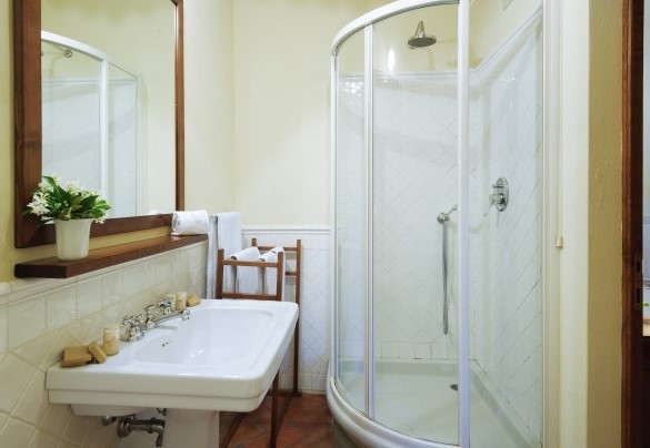 Bagno en-suite con doccia - Marangole