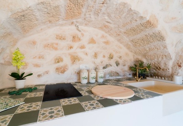 Detail of the outdoor kitchen - Masseria Grotta Antica