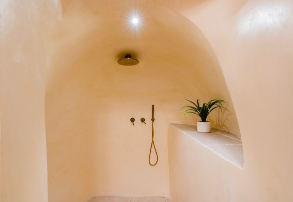 Shower in bathroom no. 3 - Masseria Grotta Antica