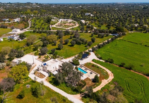 In the heart of the Itria Valley - Masseria Grotta Antica