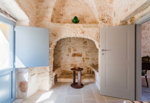 Entrance to the trullo - Masseria Grotta Antica