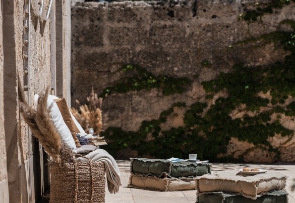 Area relax all’ingresso della proprietà  – Masseria Muto