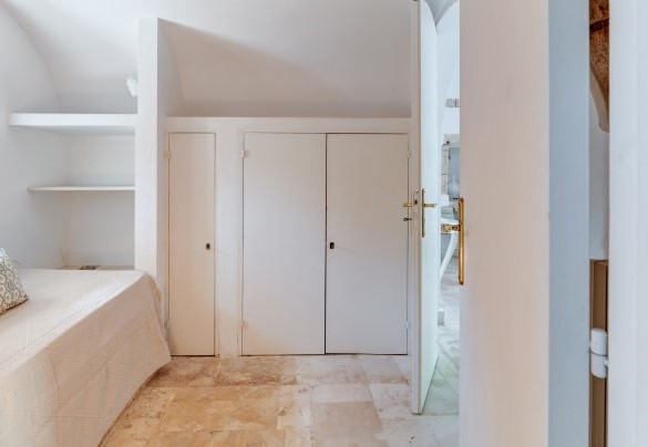 Single bedroom with ensuite bathroom on ground floor – Masseria Profilo