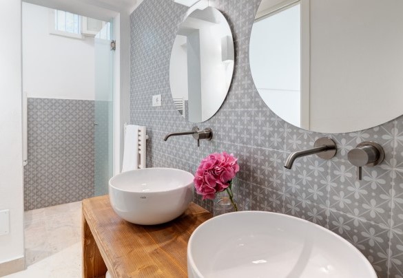 En suite bathroom with shower on the ground floor unit 2 – Masseria Profilo