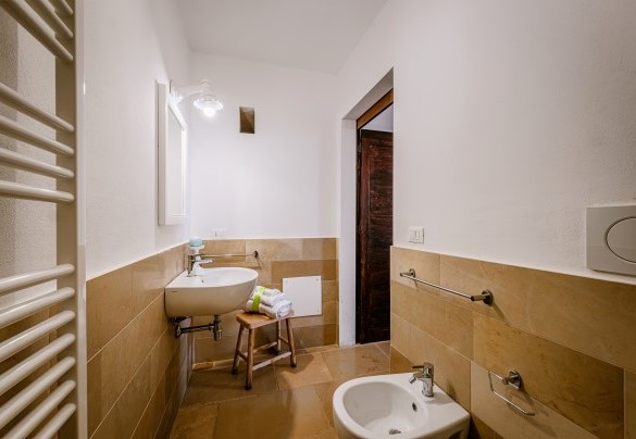 En suite bathroom with shower n.3 - Masseria Samali