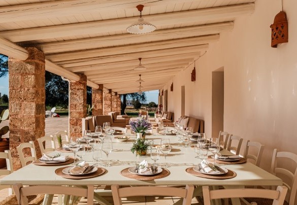 Porch facing the pool. Masseria Samali