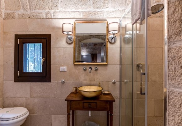 En suite bathroom with shower on first floor – Masseria Tarsia Incuria