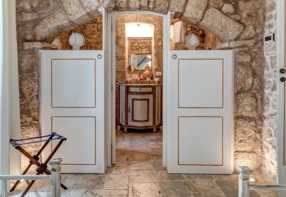 En suite bathroom with shower on first floor – Masseria Tarsia Incuria