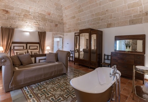 Suite on first floor with en-suite bathroom – Masseria Tarsia Incuria