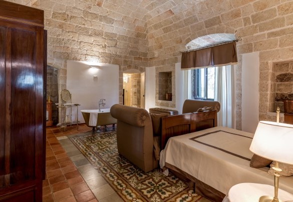 Suite on first floor with en-suite bathroom – Masseria Tarsia Incuria