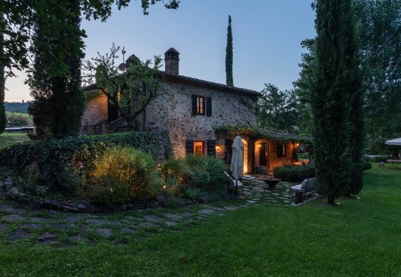 La proprietà nei bagliori del tramonto - Molino L’Oppino