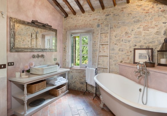 Bagno con vasca e doccia n.2 en-suite alla camera n.2 - Molino L’Oppino