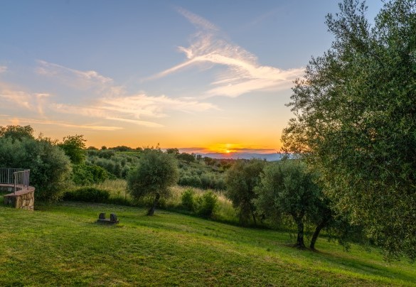 Il giardino nei bagliori del tramonto – Montebendico