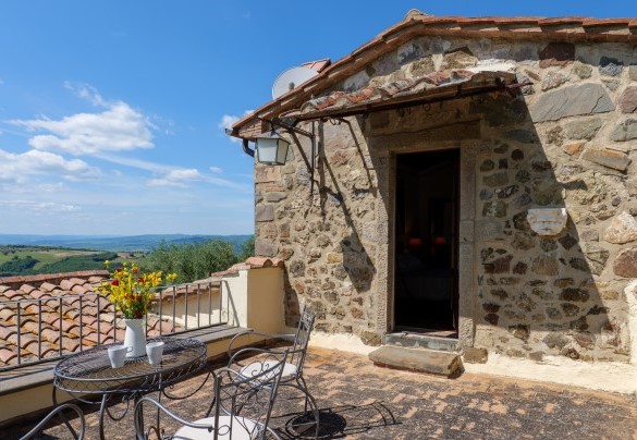 La terrazza della camera al primo piano – Montebendico 