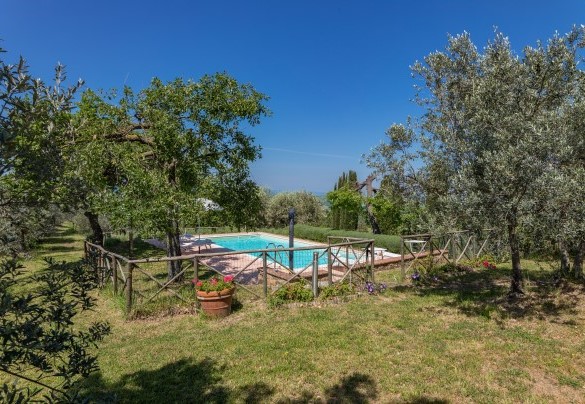 From the top of the hill, on which the house stands, there is an extraordinary 360° panorama - Monterzi