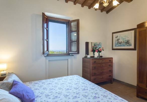 Double bedroom on the ground floor - Monterzi