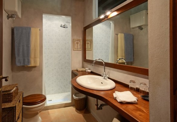 Il bagno con doccia n.4 al primo piano - Monticchia