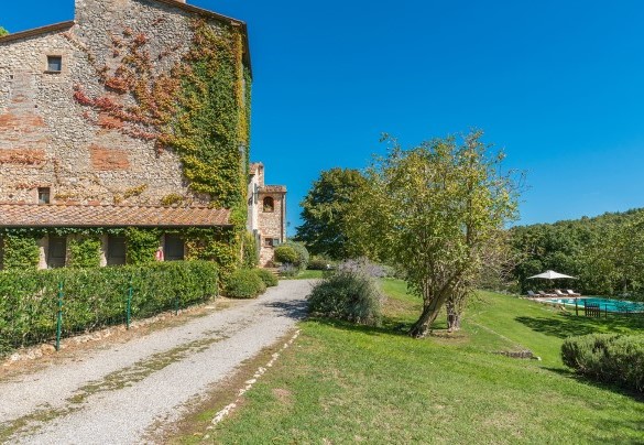 The wooded area surrounding the residence offers a unique scenery - Monticchia
