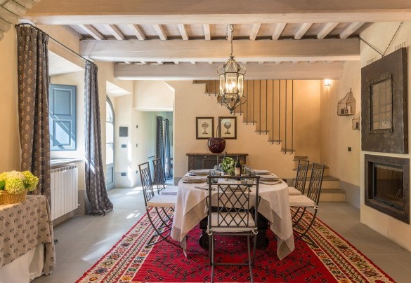 Sala da pranzo al centro della villa - Muffato
