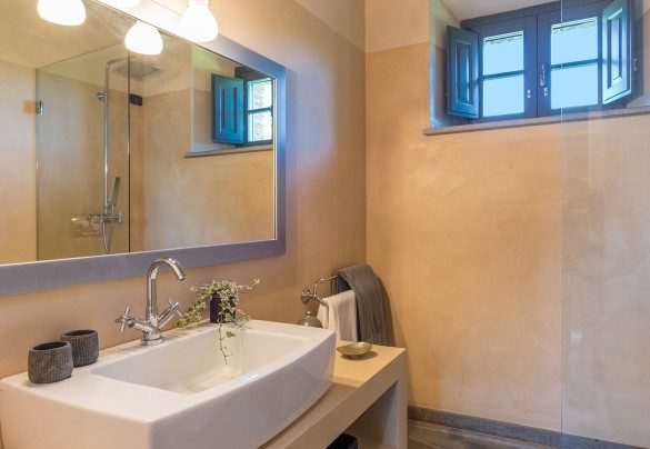 Il bagno n.1 en-suite alla camera matrimoniale n.1 al primo piano- Muffato