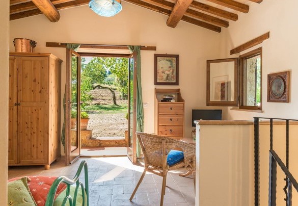 The TV room on the first floor with direct access to the garden pool side – Mulino della Quercia 2+1