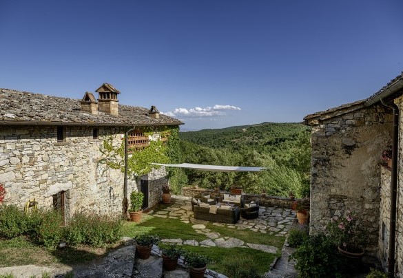 A breve distanza da località iconiche come Castellina e Radda in Chianti - Muricciaglia