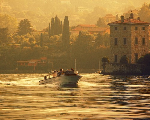 Escursione privata sul Lago di Como con Skipper – Fino a 4 Persone