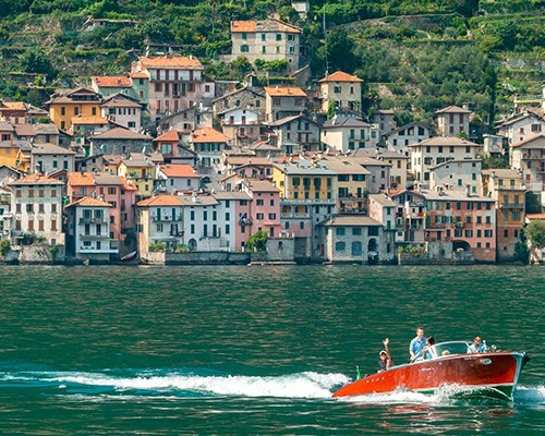 Noleggio barca con guida autonoma – Lago di Como 4 ore – Fino a 5 persone 