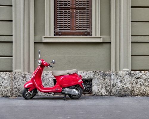 Vespa Tour Experience in Palermo (with Driver)