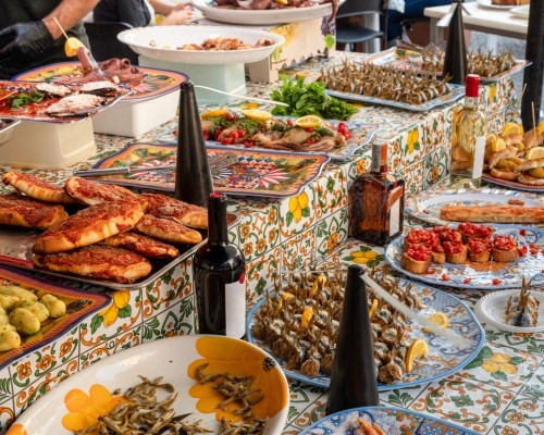 Historic Centre of Palermo Tour and Street Food at Ballarò Market
