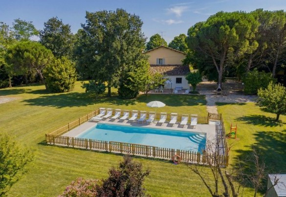 The rectangular pool, measures 12x 5 m with a constant depth of 1.40 m - Nonna Isa