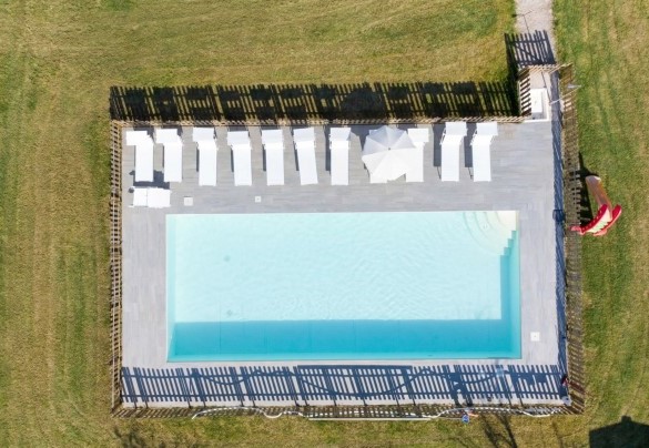 The rectangular pool, measures 12x 5 m with a constant depth of 1.40 m - Nonna Isa