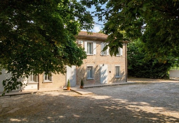 19th century farmhouse in exposed brick - Nonna Isa