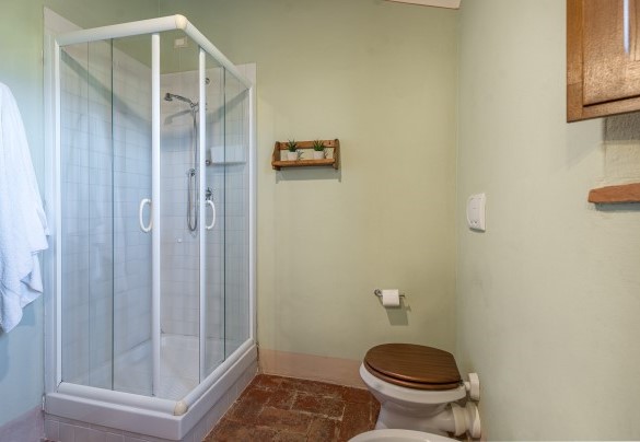 Bagno con doccia n.6 nell'annesso n.3 - Nonno Fernando 