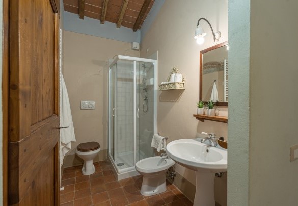 Bagno en-suite con doccia n.1 nell'annesso n.1 - Nonno Fernando 