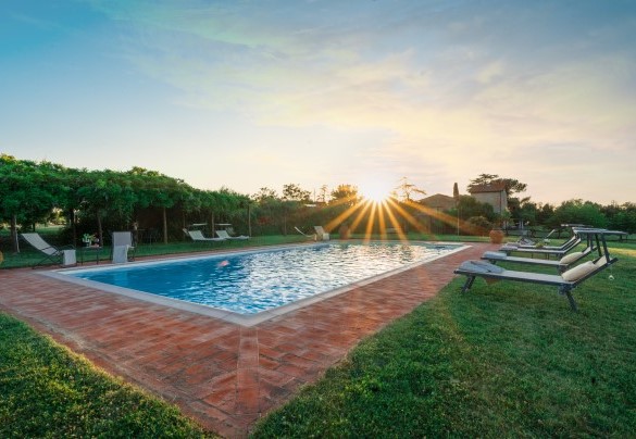 La meravigliosa piscina al tramonto - Nonno Fernando 