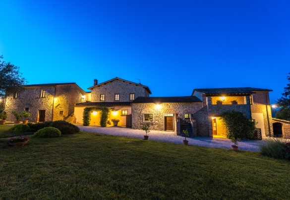  Il bellissimo casale illuminato di sera - Nonno Fernando 
