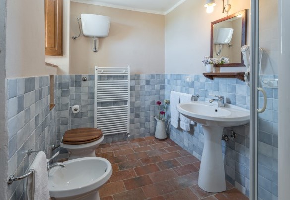 Bagno en-suite con doccia n.7 nell'annesso n.4 - Nonno Fernando 
