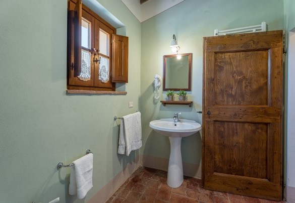  Bagno con doccia n.6 nell'annesso n.3 - Nonno Fernando 